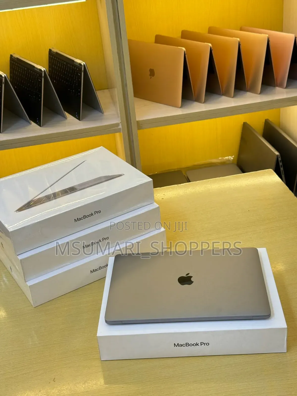 New Laptop Apple MacBook Pro 2020 16GB Intel Core I5 SSD 512GB