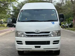 Toyota Quantum 2012 White