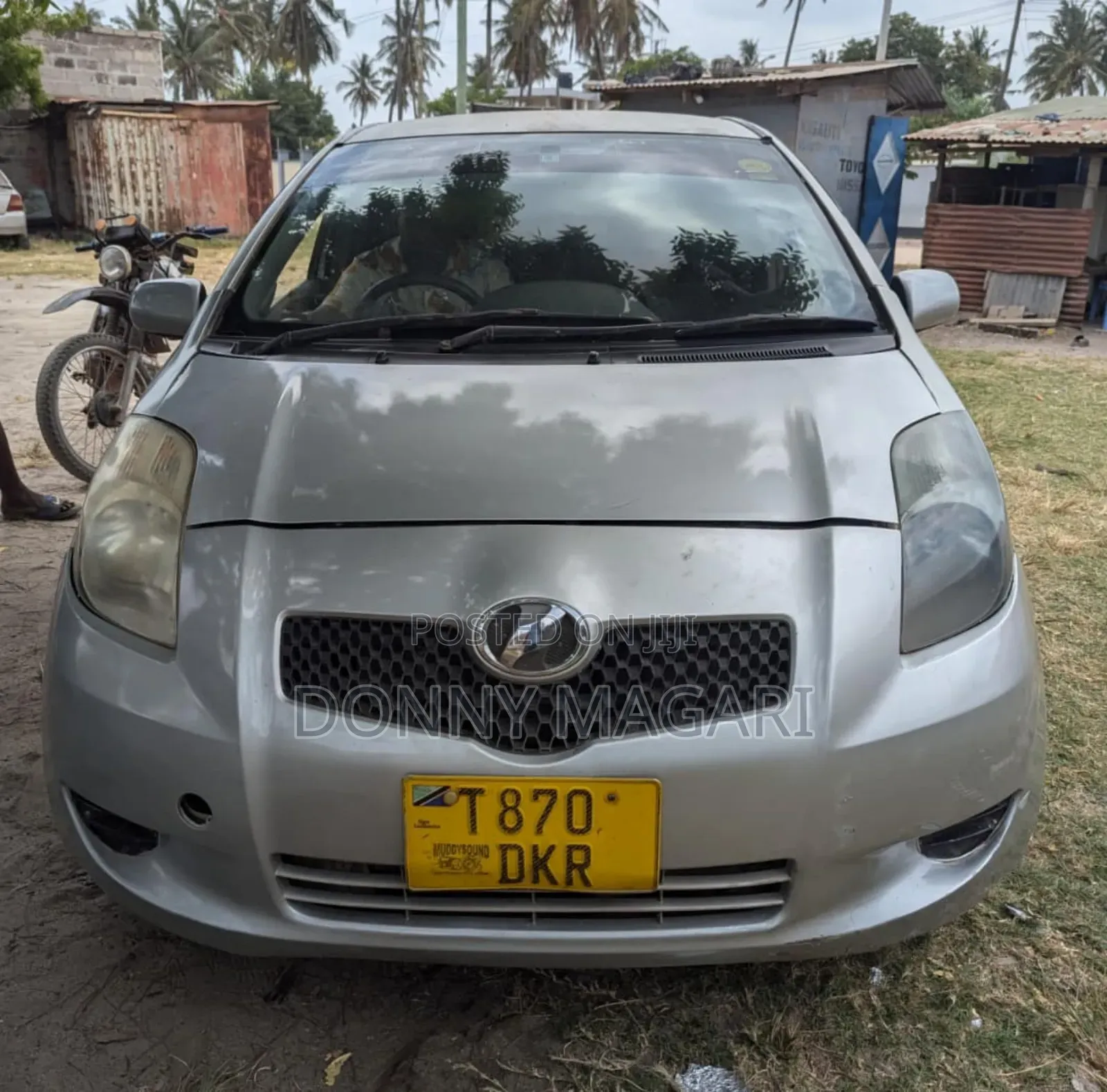 Toyota Vitz 2005 Silver