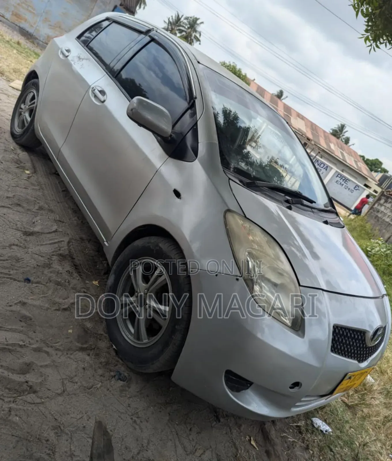Toyota Vitz 2005 Silver