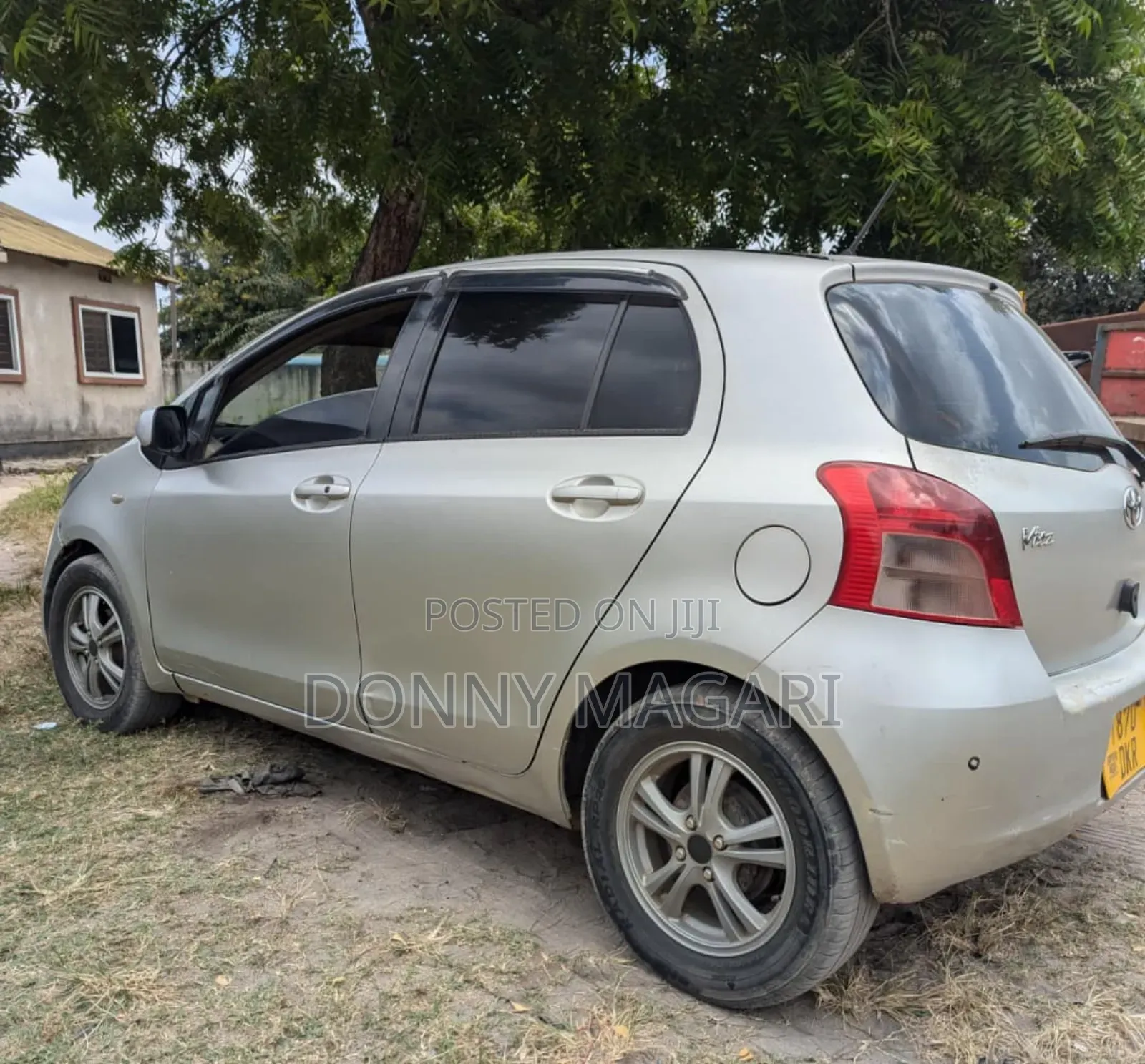Toyota Vitz 2005 Silver