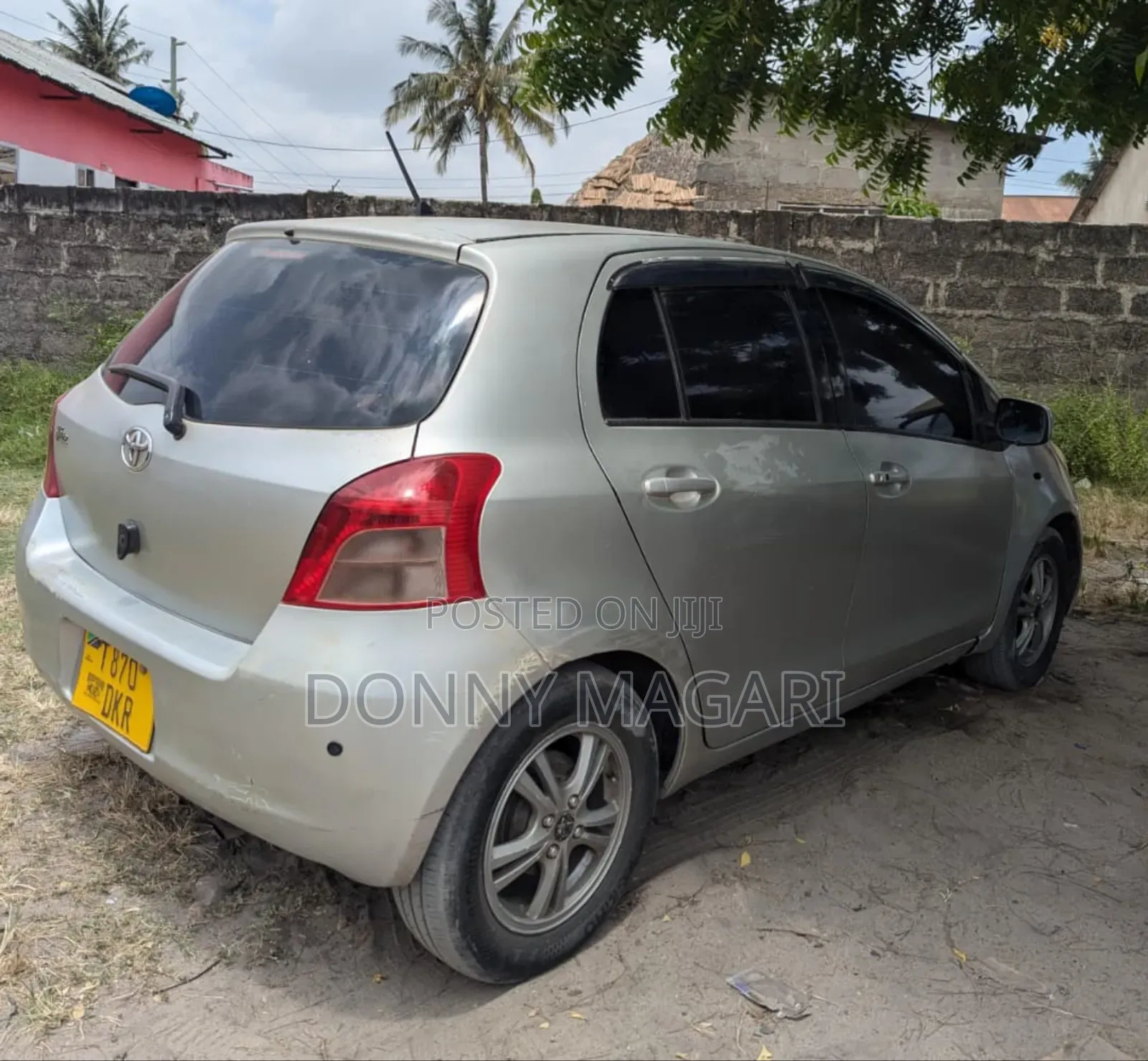 Toyota Vitz 2005 Silver