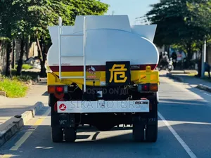 Mitsubishi Mobile Fuel Tanker With Pump