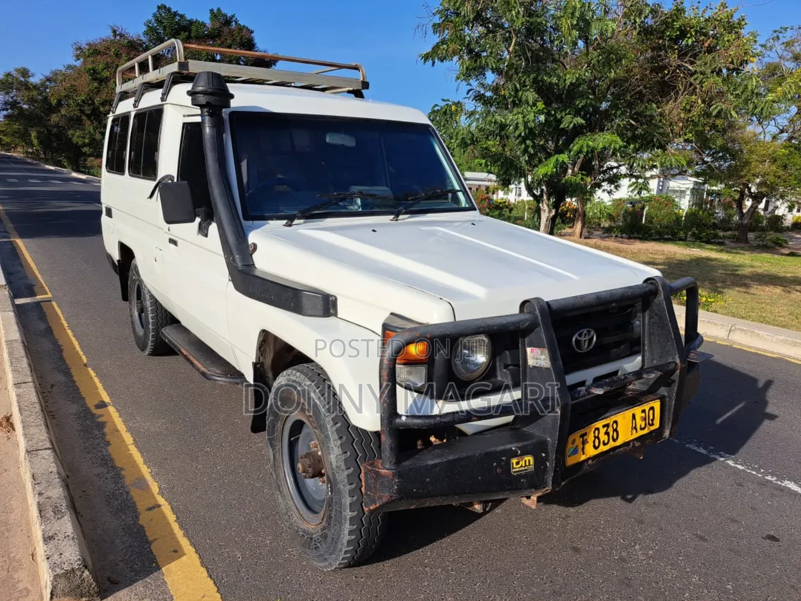 Toyota Land Cruiser 2010 White