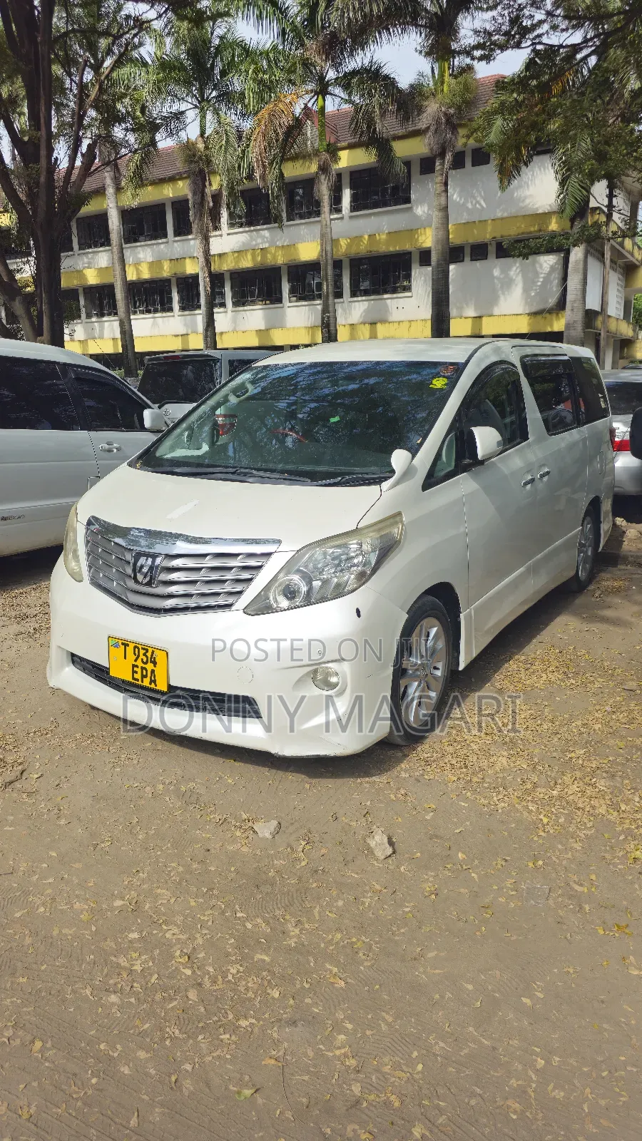 Toyota Alphard 2011 White