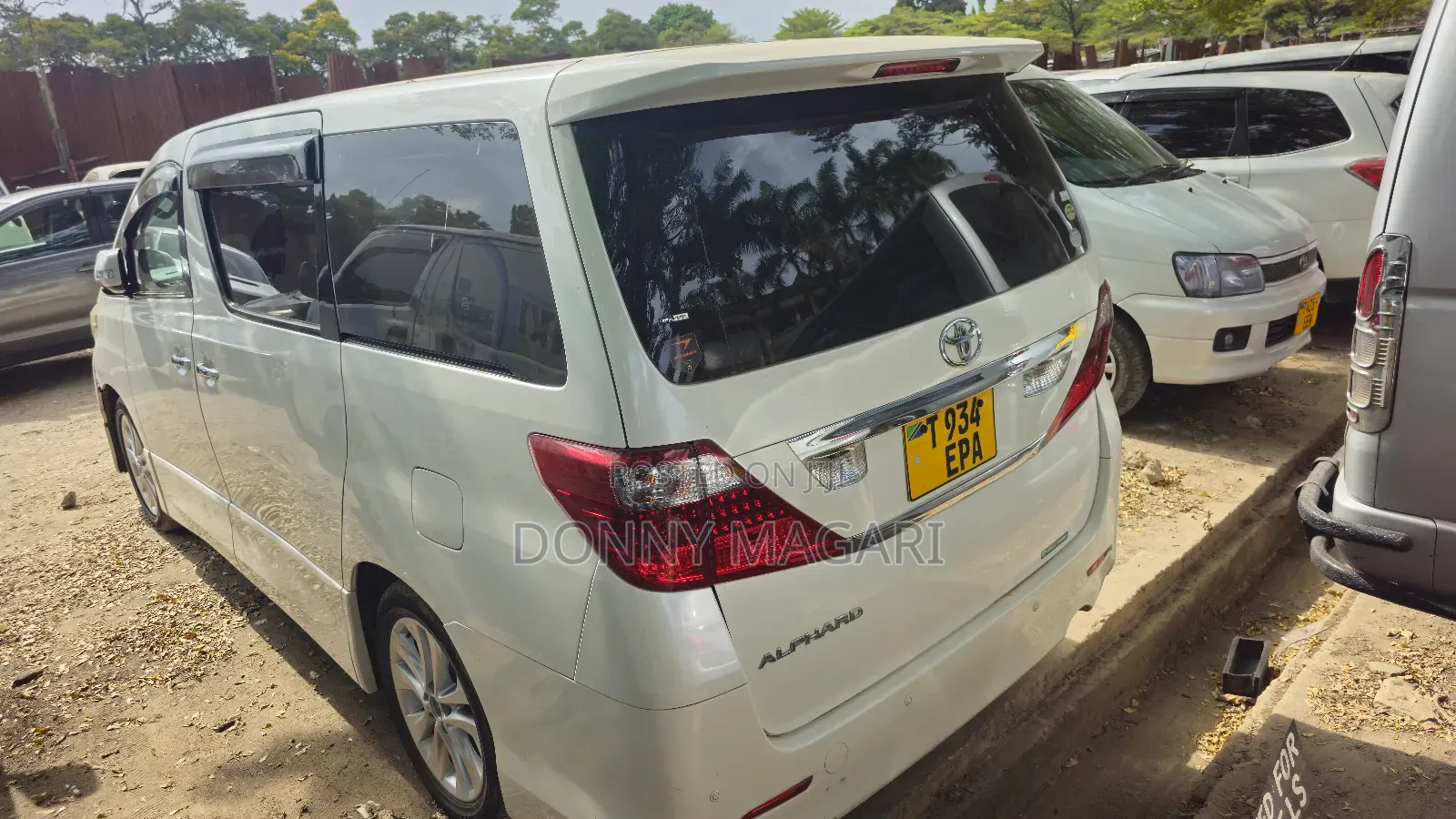 Toyota Alphard 2011 White