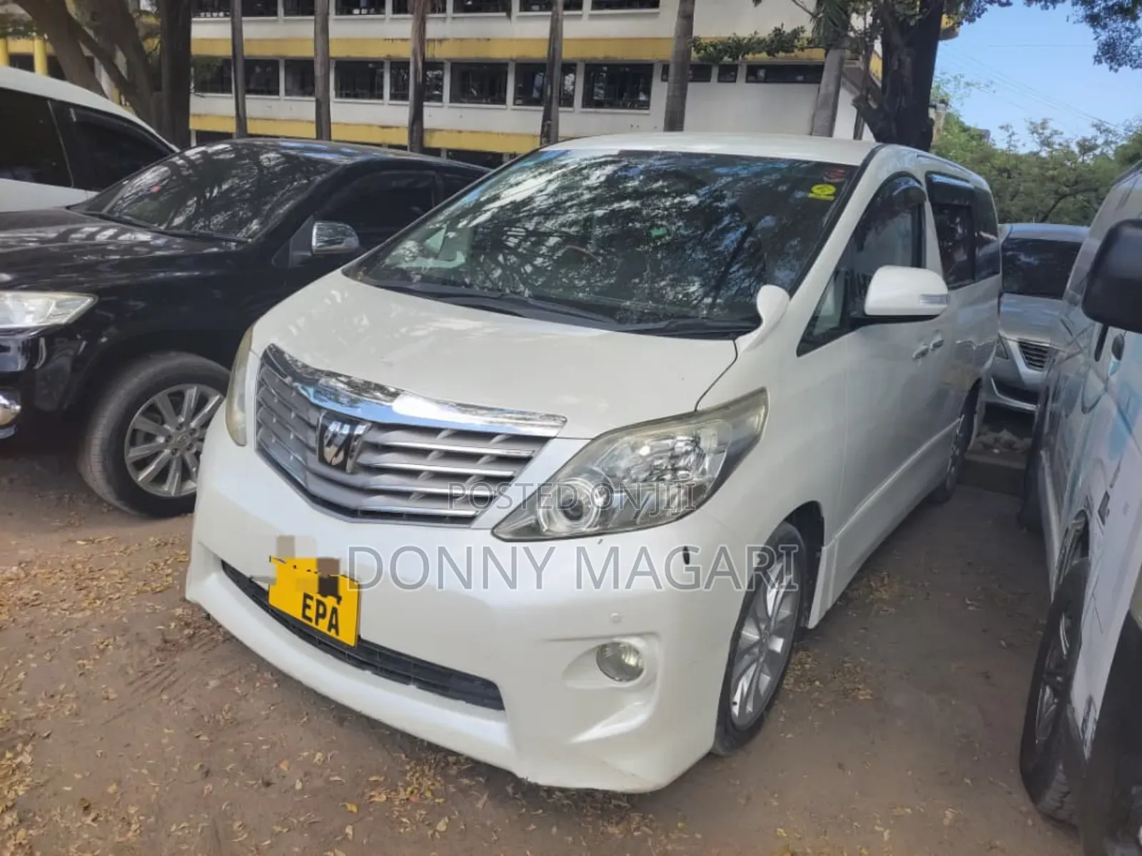 Toyota Alphard 2011 White