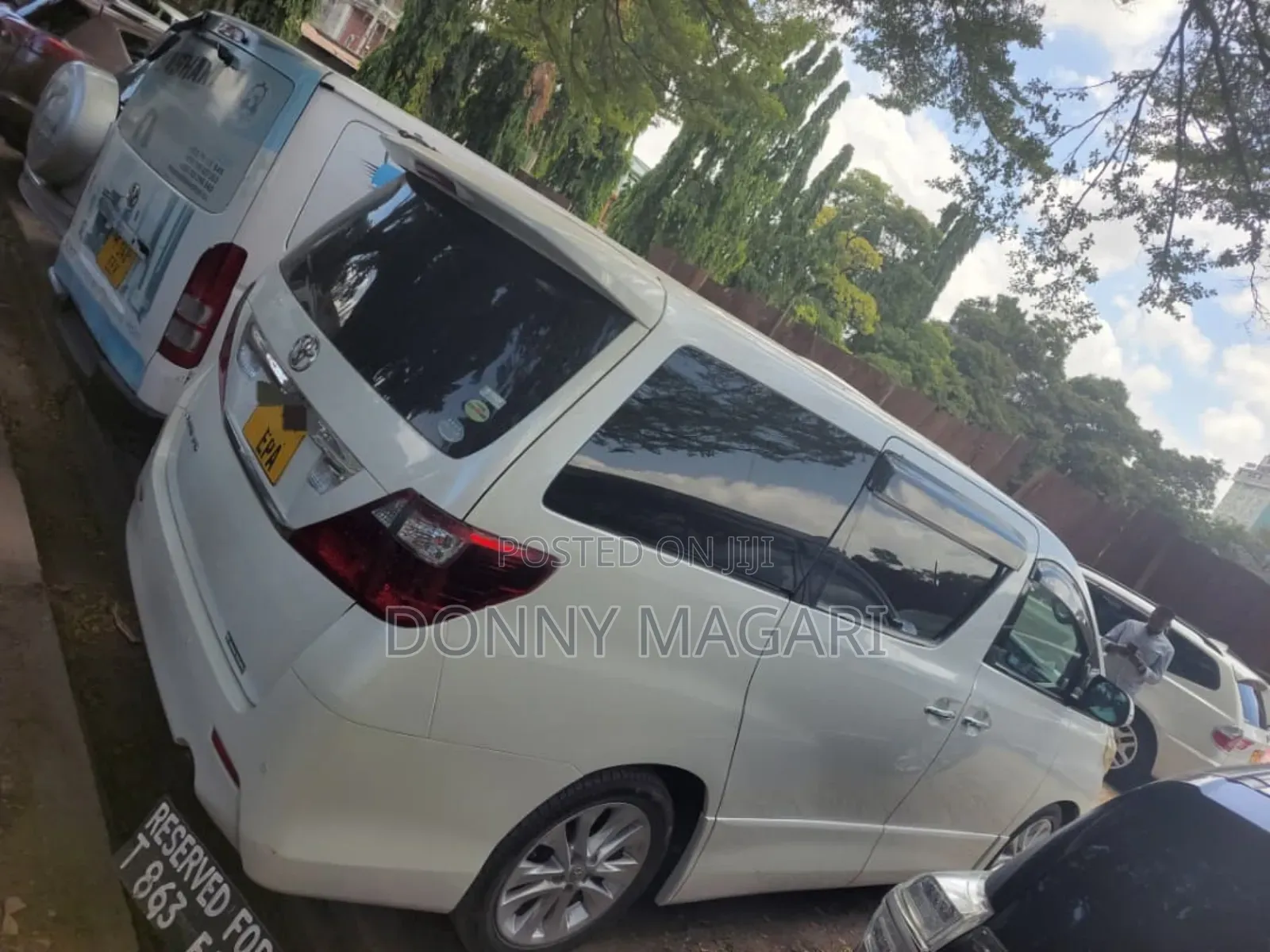 Toyota Alphard 2011 White