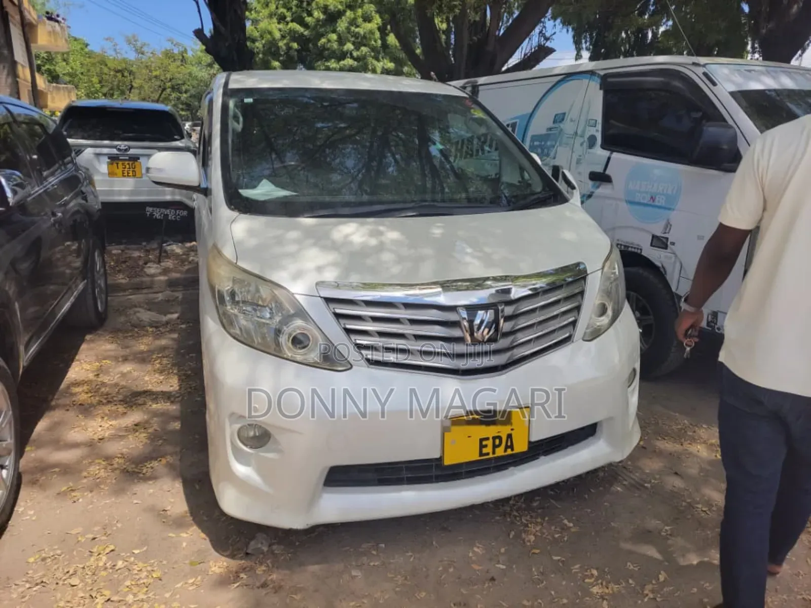 Toyota Alphard 2011 White