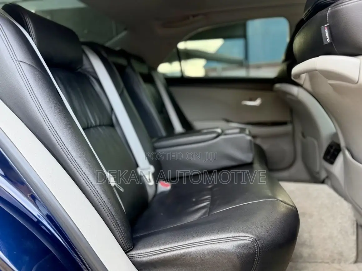 Toyota Crown 2009 Blue