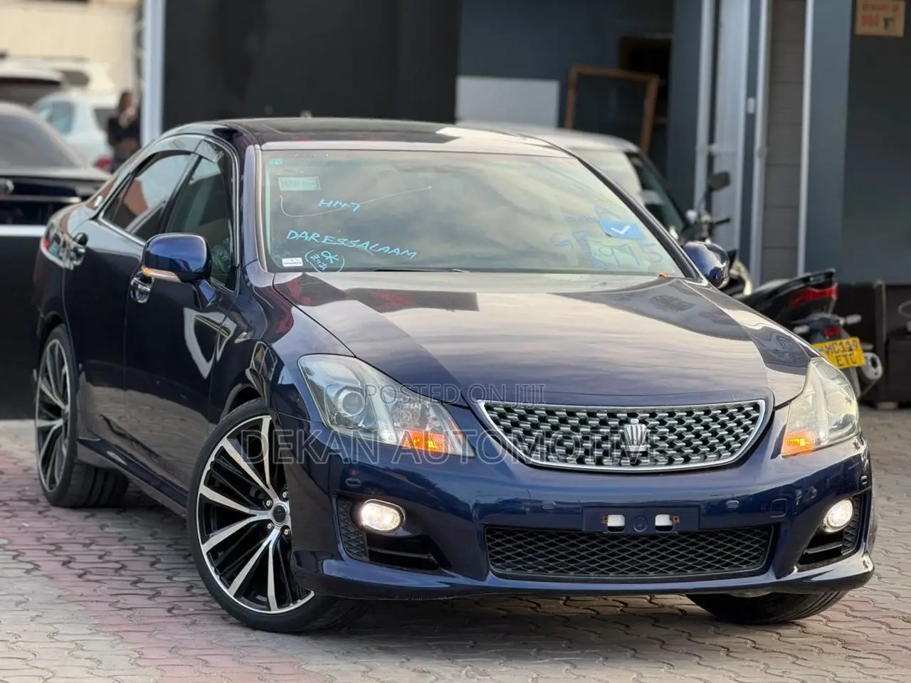 Toyota Crown 2009 Blue