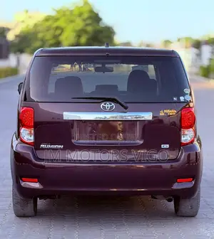 Toyota Corolla Rumion 2009 Burgundy