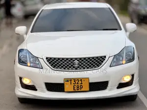 Toyota Crown 2008 White