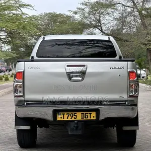 Toyota Hilux 2011 Silver