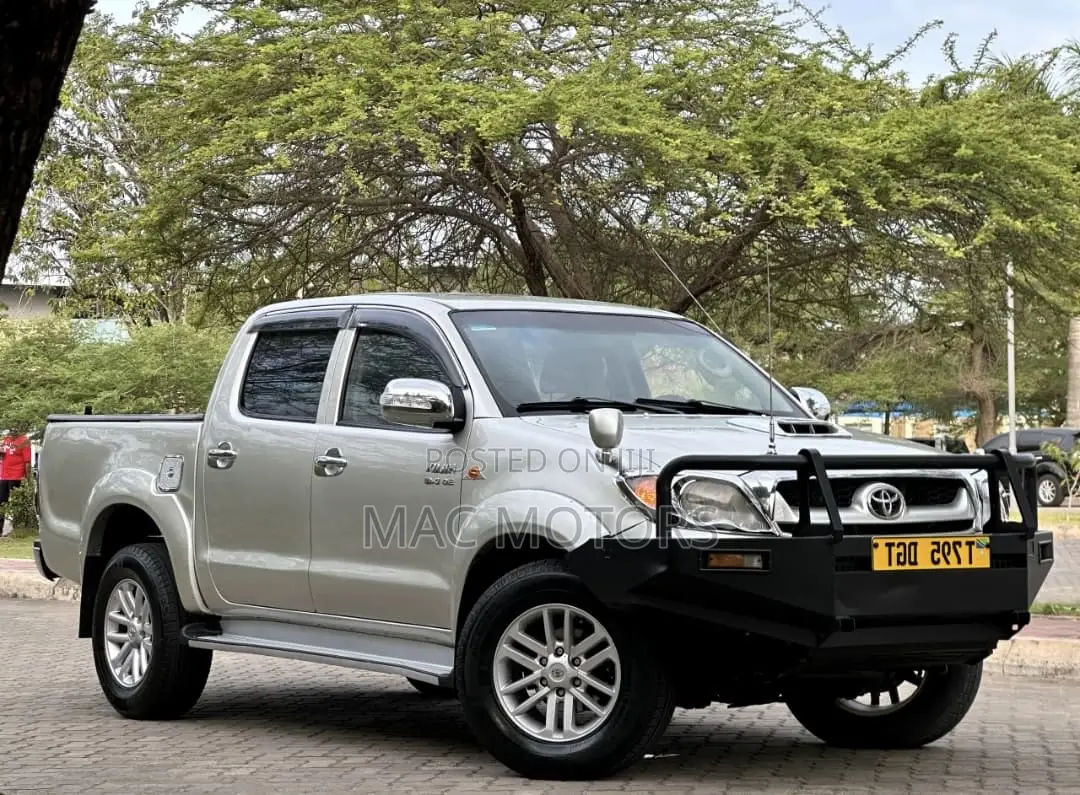 Toyota Hilux 2011 Silver
