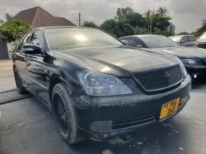 Toyota Crown 2004 Black