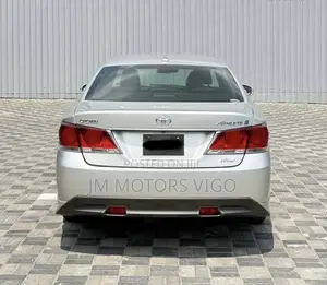 Toyota Crown 2014 Silver