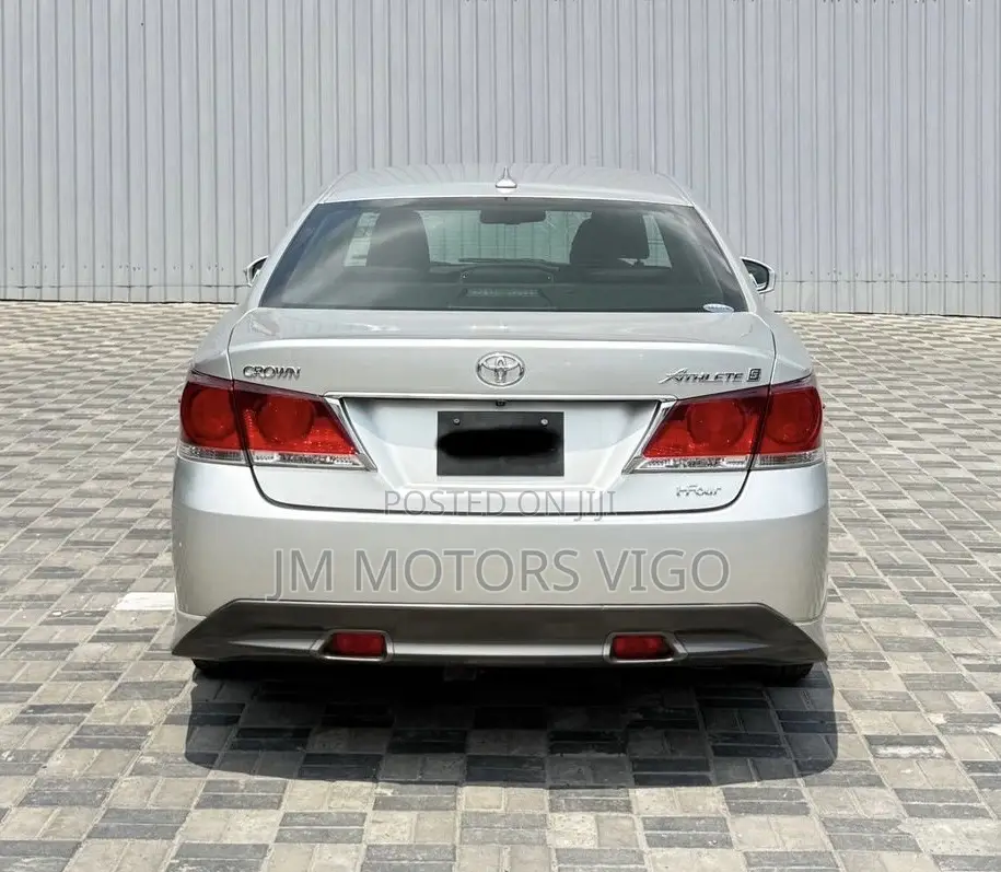 Toyota Crown 2014 Silver
