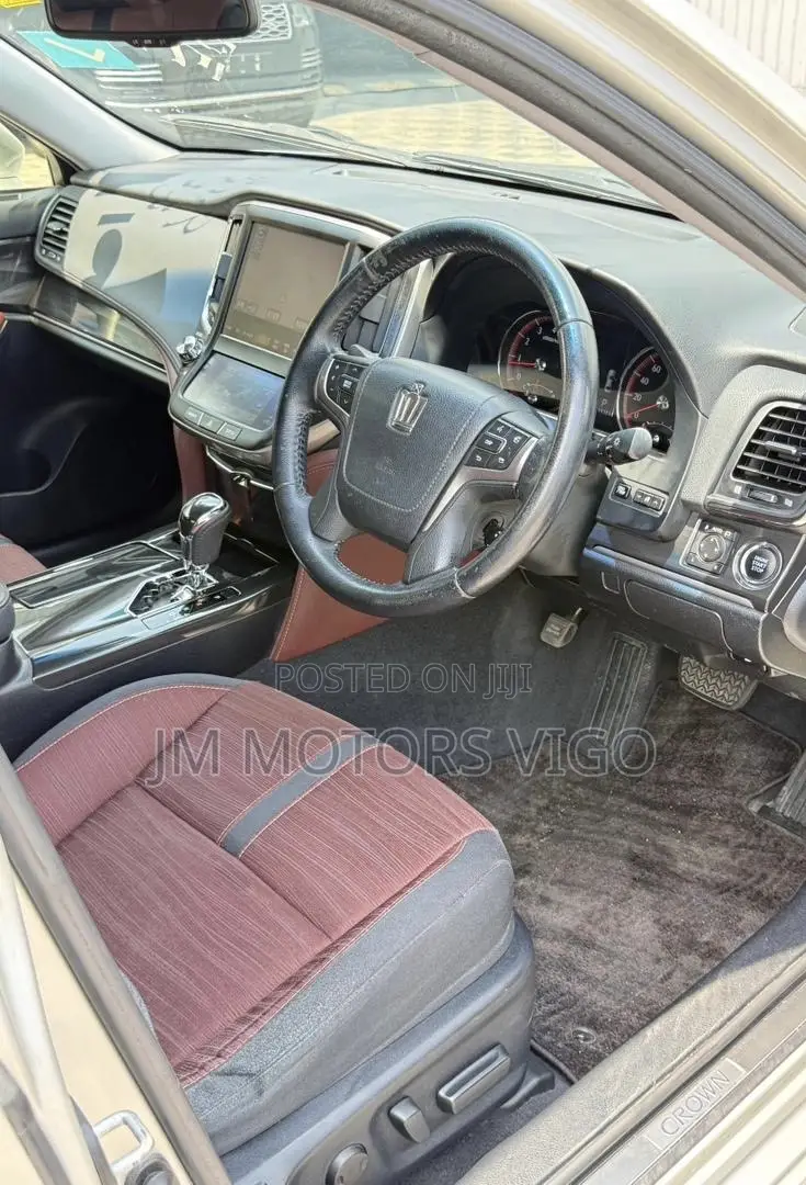 Toyota Crown 2014 Silver