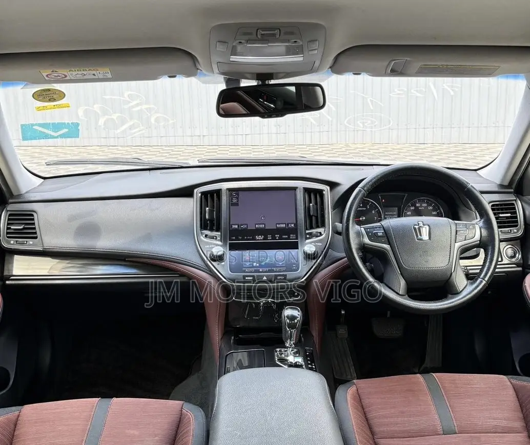 Toyota Crown 2014 Silver