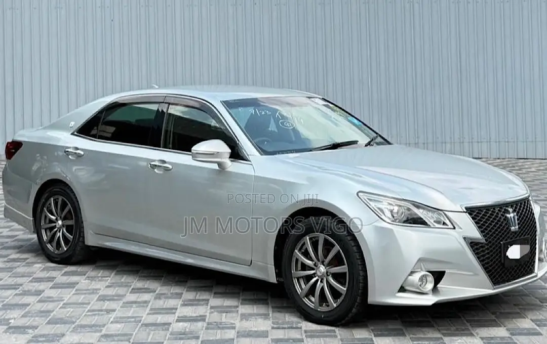 Toyota Crown 2014 Silver