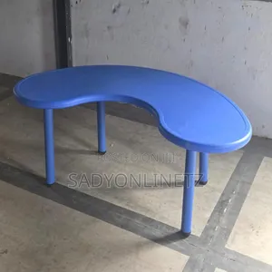 Moonshape Table for School