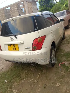 Toyota IST 2004 White