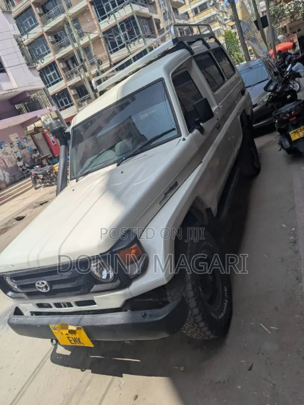 Toyota Land Cruiser 2010 White