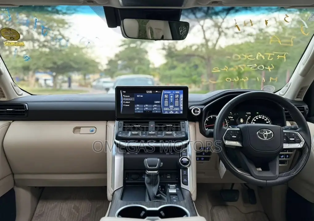 Toyota Land Cruiser LC300 2023 Pearl
