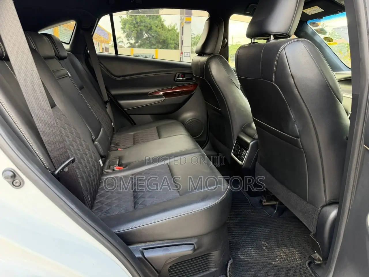 Toyota Harrier 2.0 2015 White