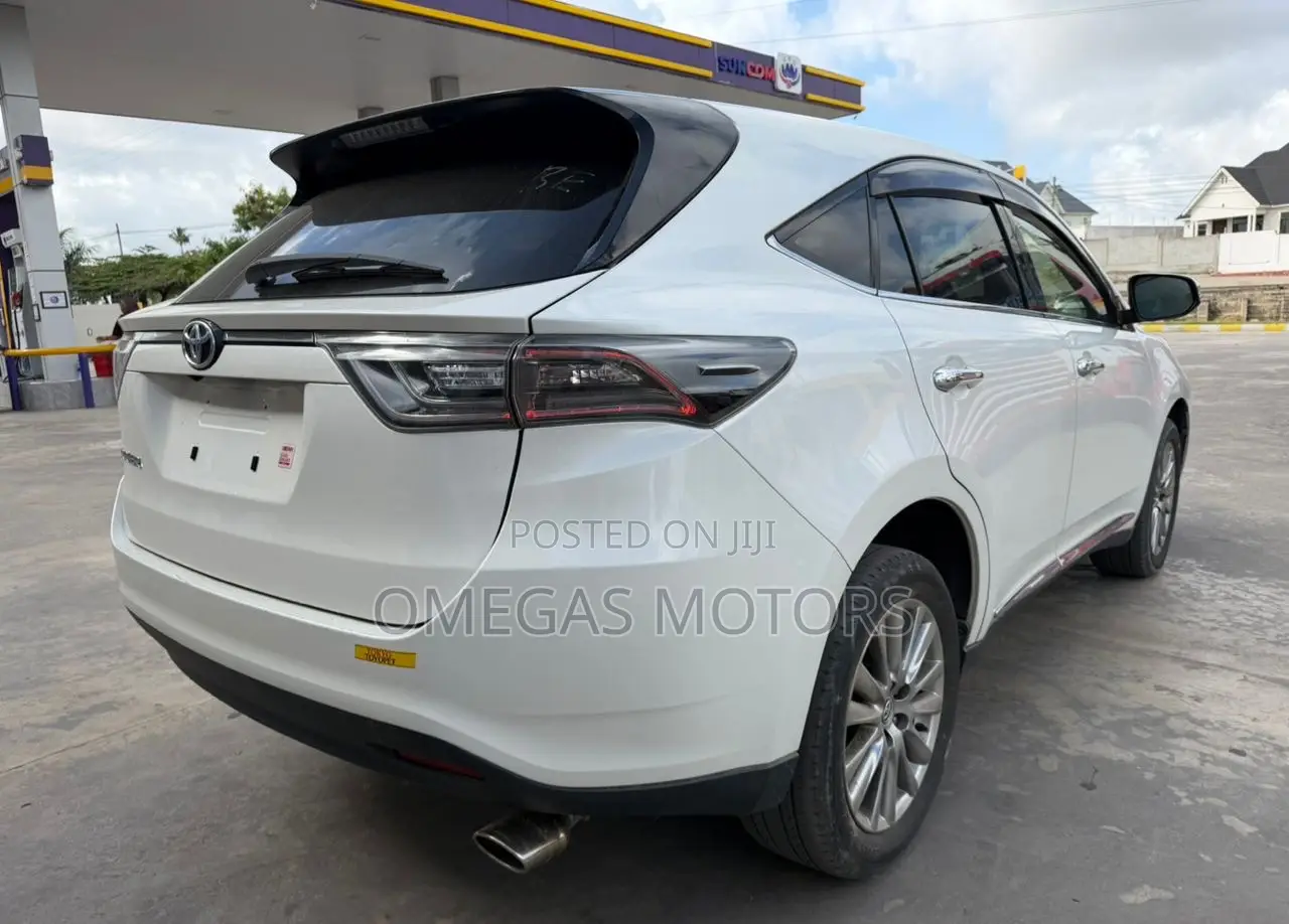 Toyota Harrier 2.0 2015 White