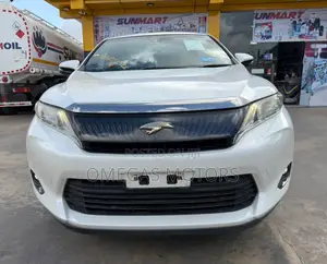Toyota Harrier 2.0 2015 White