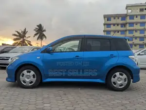 Toyota IST 2005 Blue