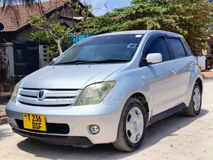 Toyota IST 2003 Silver
