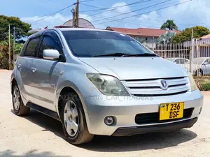 Toyota IST 2003 Silver