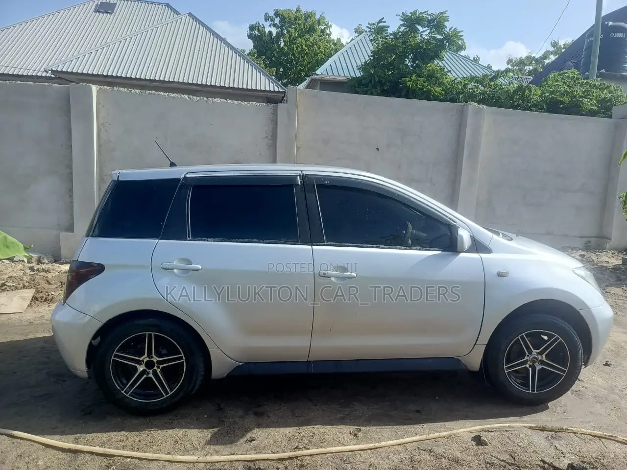 Toyota IST 2003 Silver