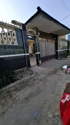 5bdrm Bungalow in Sinza for sale