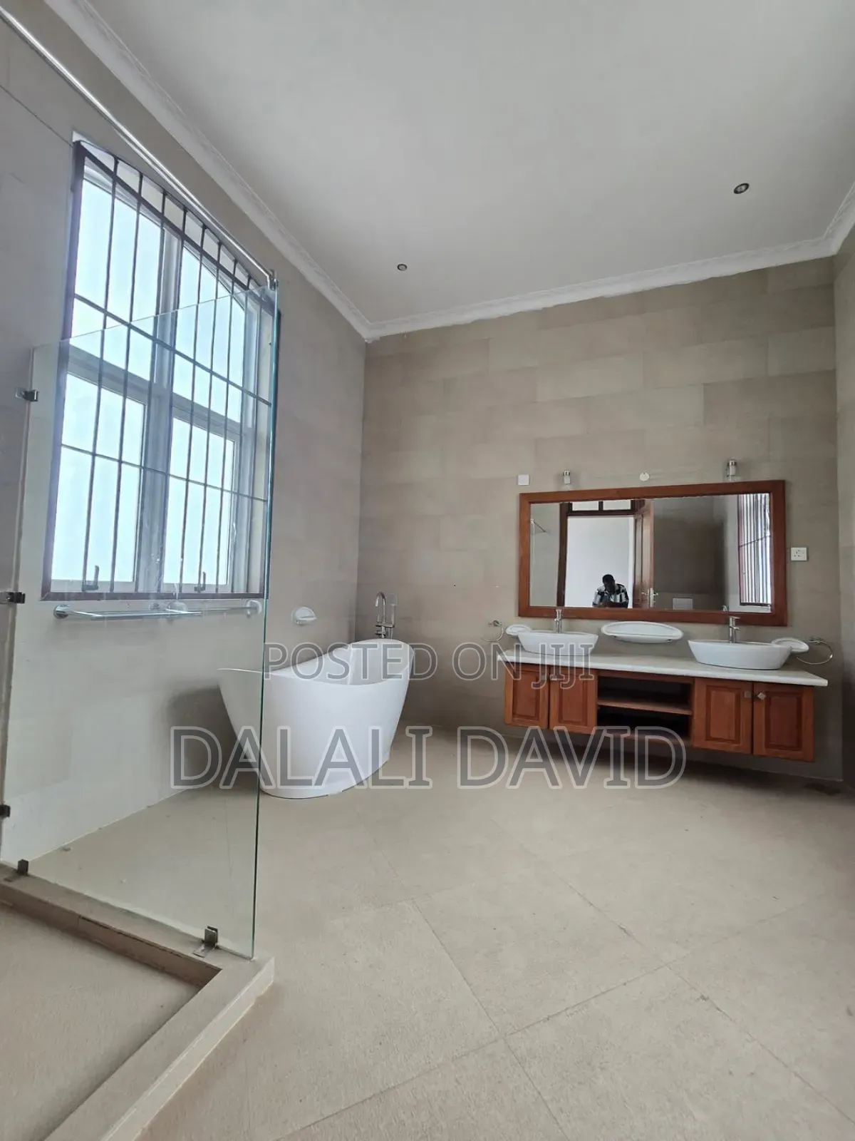 4bdrm Villa in Oysterbay for rent