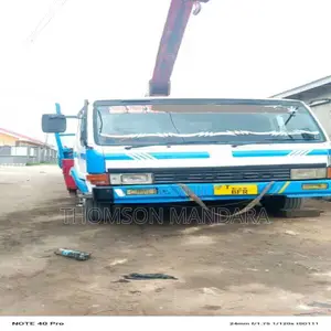 Fuso With Crane