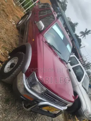 Toyota Hilux Surf 2001 Maroon