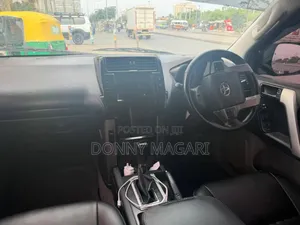Toyota Land Cruiser Prado 2.8 D-4D 2015 Gray