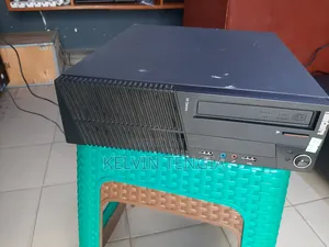 Desktop Computer Lenovo ThinkCentre 22 4GB Intel Core I3 HDD 250GB
