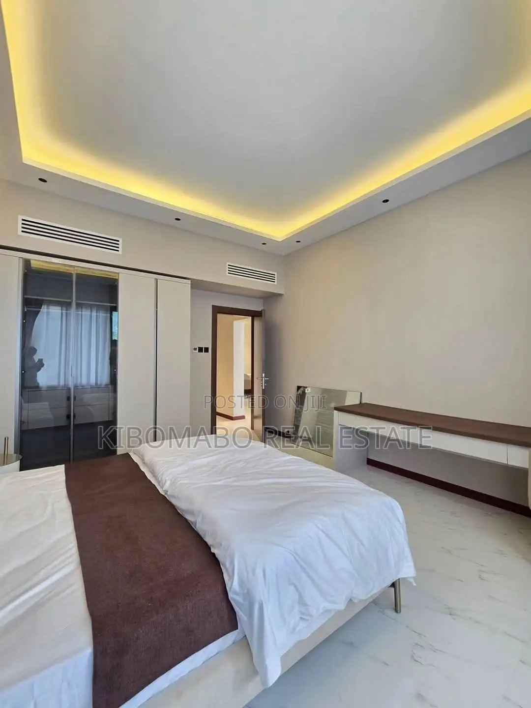 Furnished 2bdrm Apartment in Oyster Bay for sale