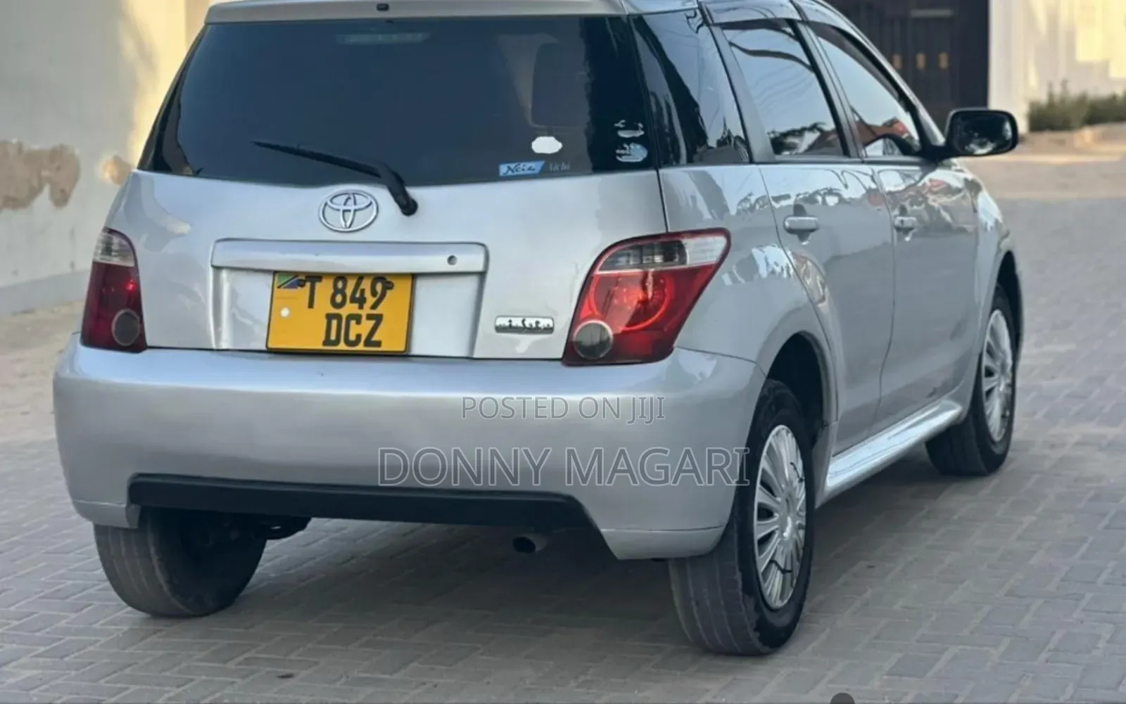 Toyota IST 2005 Silver