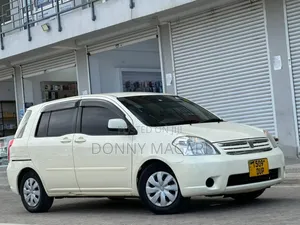 Toyota Raum 2005 Yellow