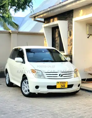 Toyota IST 2004 White
