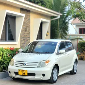 Toyota IST 2004 White