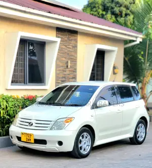 Toyota IST 2004 White