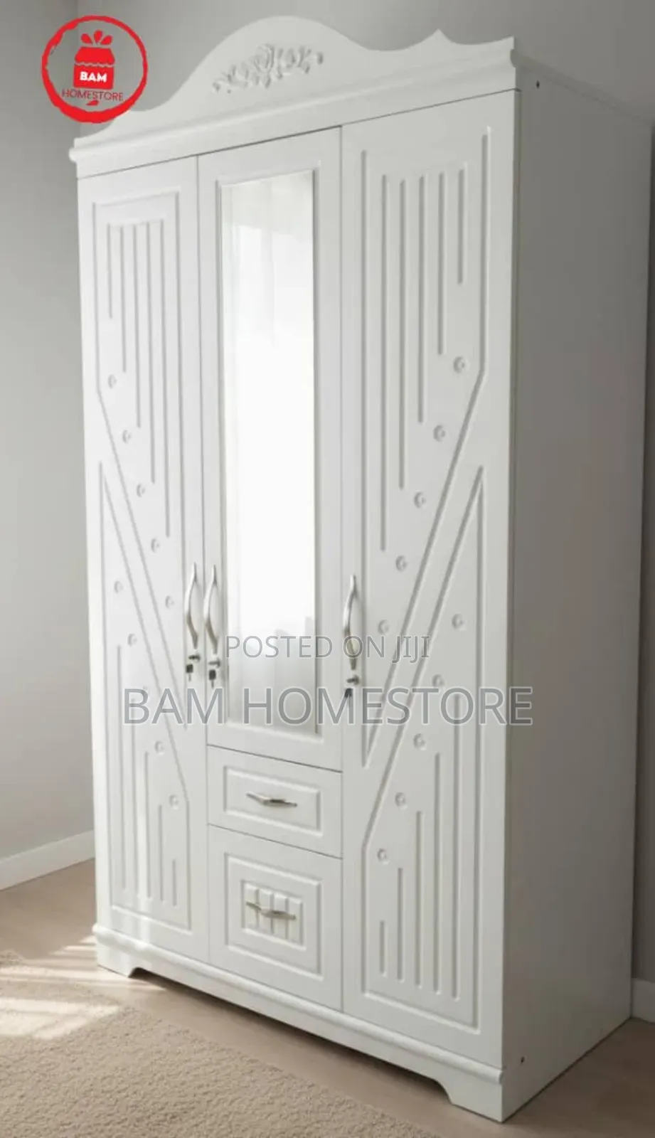Elegant 3-Door Wardrobe With Mirror Carved Details - Kabati La Nguo