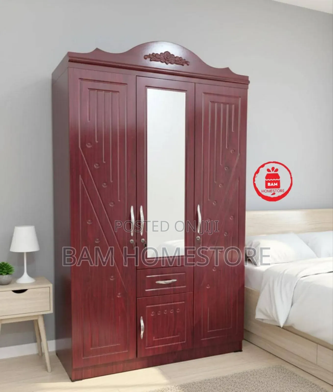Elegant 3-Door Wardrobe With Mirror Carved Details - Kabati La Nguo